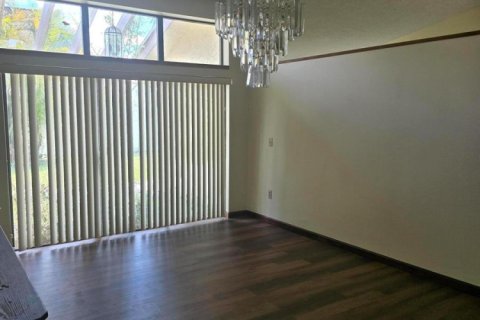 Villa ou maison à vendre à Miami, Floride: 4 chambres, 189.24 m2 № 2085607 - photo 7
