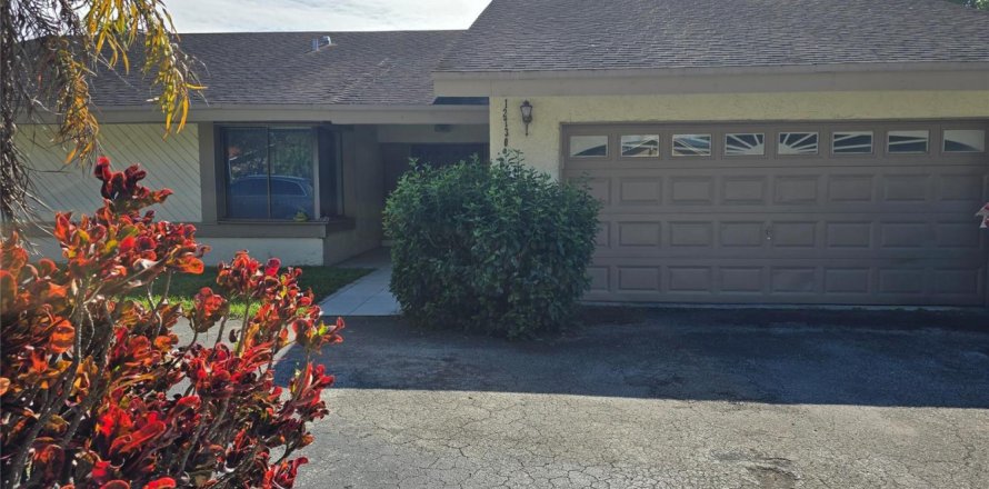 Villa ou maison à Miami, Floride 4 chambres, 189.24 m2 № 2085607