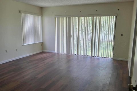 Villa ou maison à vendre à Miami, Floride: 4 chambres, 189.24 m2 № 2085607 - photo 11
