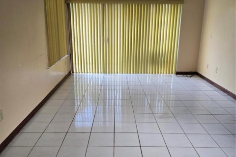 Villa ou maison à vendre à Miami, Floride: 4 chambres, 189.24 m2 № 2085607 - photo 2