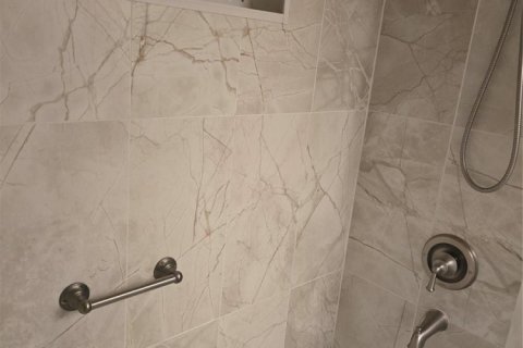 Villa ou maison à vendre à Miami, Floride: 4 chambres, 189.24 m2 № 2085607 - photo 3