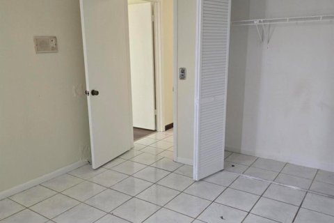 Villa ou maison à vendre à Miami, Floride: 4 chambres, 189.24 m2 № 2085607 - photo 6