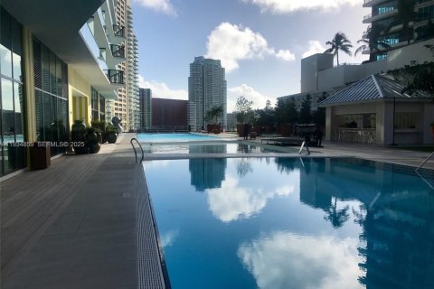 Condominio en alquiler en Miami, Florida, 3 dormitorios, 107.21 m2 № 1993038 - foto 9