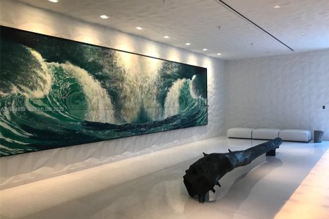 Condominio en alquiler en Miami, Florida, 3 dormitorios, 107.21 m2 № 1993038 - foto 3