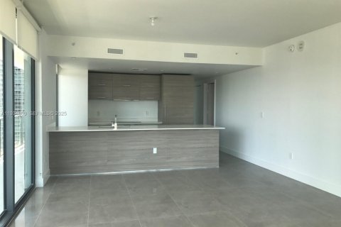 Condominio en alquiler en Miami, Florida, 3 dormitorios, 107.21 m2 № 1993038 - foto 16