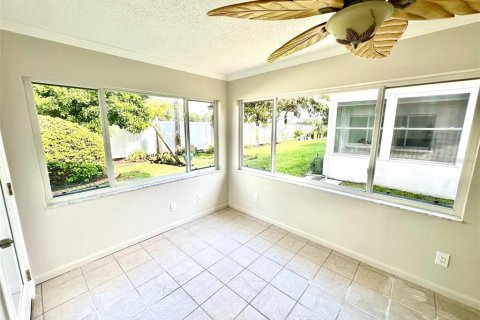 House in Pinellas Park, Florida 2 bedrooms, 113.43 sq.m. № 1899708 - photo 12