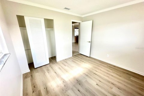 House in Pinellas Park, Florida 2 bedrooms, 113.43 sq.m. № 1899708 - photo 21