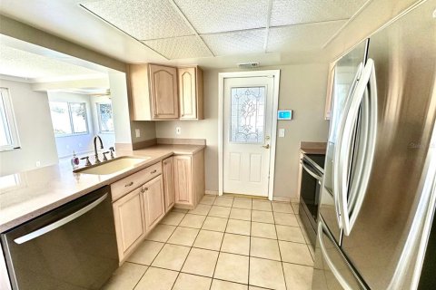 House in Pinellas Park, Florida 2 bedrooms, 113.43 sq.m. № 1899708 - photo 16