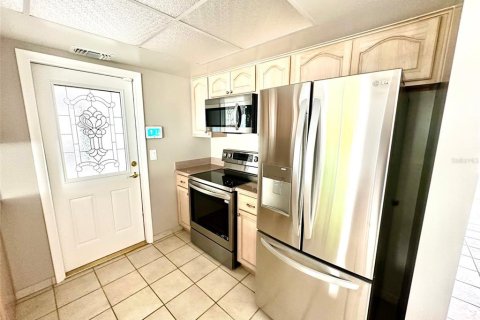 House in Pinellas Park, Florida 2 bedrooms, 113.43 sq.m. № 1899708 - photo 14