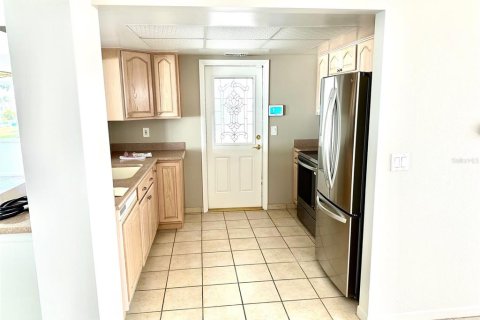 House in Pinellas Park, Florida 2 bedrooms, 113.43 sq.m. № 1899708 - photo 13