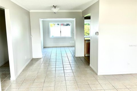 House in Pinellas Park, Florida 2 bedrooms, 113.43 sq.m. № 1899708 - photo 7