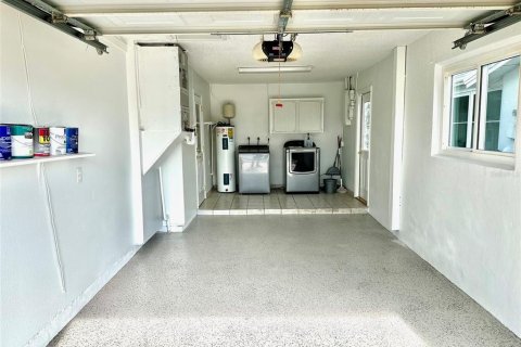 House in Pinellas Park, Florida 2 bedrooms, 113.43 sq.m. № 1899708 - photo 22