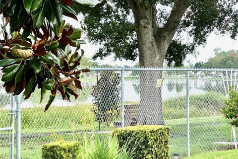 House in Pinellas Park, Florida 2 bedrooms, 113.43 sq.m. № 1899708 - photo 23