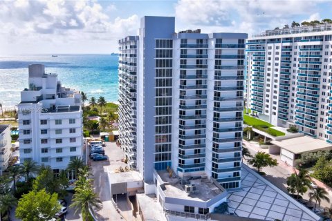 Copropriété à vendre à Miami Beach, Floride: 1 chambre, 104.14 m2 № 1925848 - photo 3