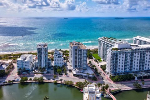 Copropriété à vendre à Miami Beach, Floride: 1 chambre, 104.14 m2 № 1925848 - photo 4