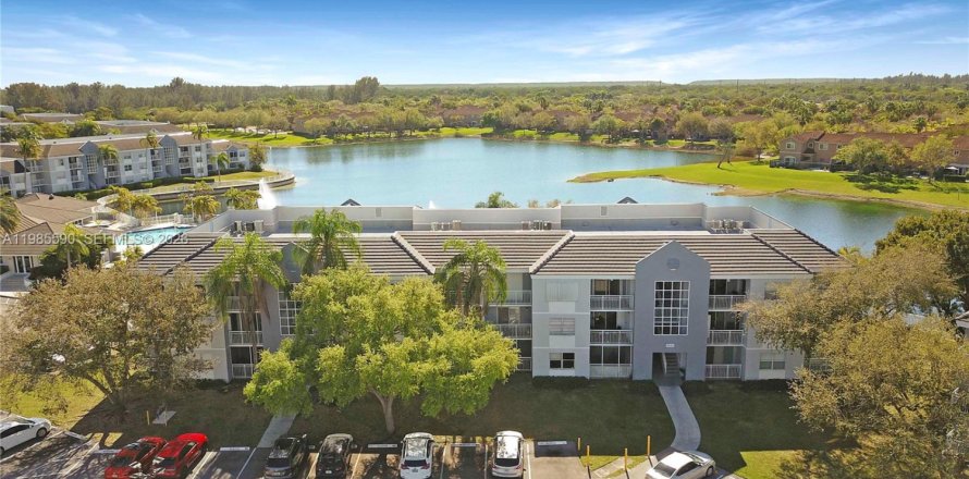 Condominio en Cutler Bay, Florida, 2 dormitorios  № 2051251