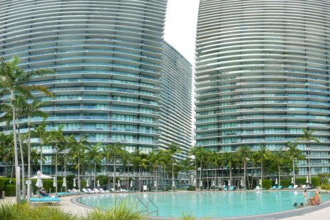 Condo in Miami, Florida, 2 bedrooms  № 1812010 - photo 10
