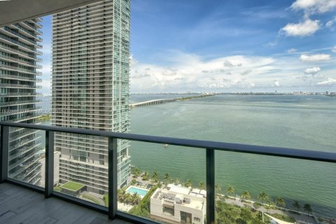Condo in Miami, Florida, 2 bedrooms  № 1812010 - photo 1