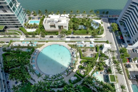 Condo in Miami, Florida, 2 bedrooms  № 1812010 - photo 3