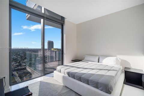 Condominio en alquiler en Miami, Florida, 4 dormitorios, 336.86 m2 № 2079993 - foto 29