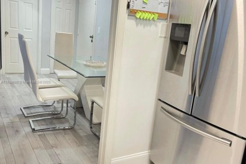 Купить кондоминиум в Лодерхилл, Флорида 2 спальни, 90.3м2, № 1758569 - фото 5