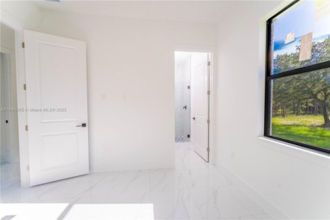 Casa en venta en Lehigh Acres, Florida, 3 dormitorios № 2061869 - foto 14