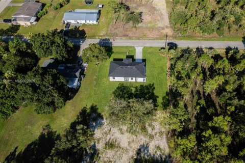 Casa en venta en Lehigh Acres, Florida, 3 dormitorios № 2061869 - foto 22