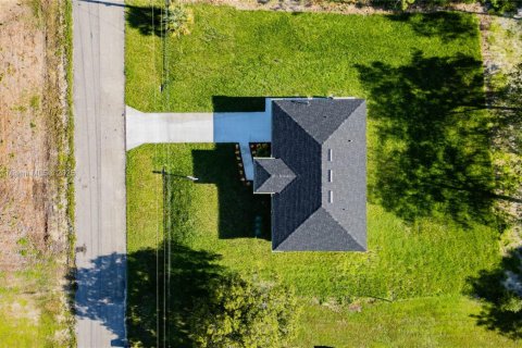 Casa en venta en Lehigh Acres, Florida, 3 dormitorios № 2061869 - foto 28