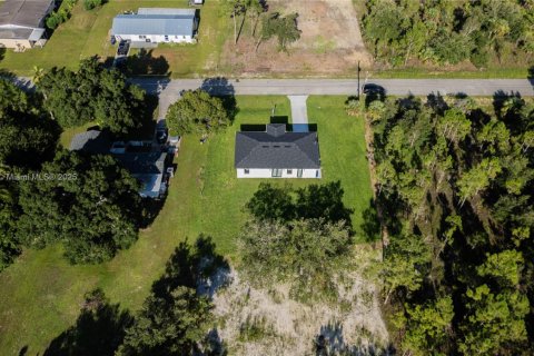 Casa en venta en Lehigh Acres, Florida, 3 dormitorios № 2061869 - foto 23