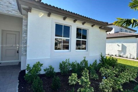 Commercial property in Homestead, Florida 1 bedroom № 1993384