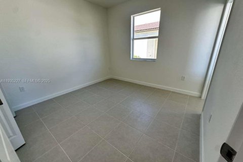 Commercial property in Homestead, Florida 1 bedroom № 1993384 - photo 4