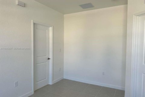 Commercial property in Homestead, Florida 1 bedroom № 1993384 - photo 6