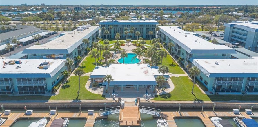 Condominio en New Smyrna Beach, Florida, 2 dormitorios  № 1870193