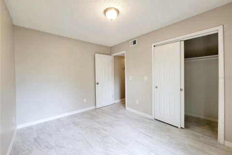 Immobilier commercial à vendre à Tampa, Floride: 24 chambres, 642.51 m2 № 2371523 - photo 13
