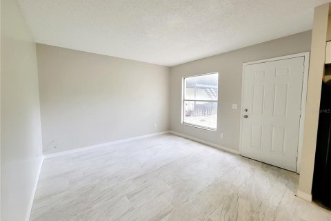Immobilier commercial à vendre à Tampa, Floride: 24 chambres, 642.51 m2 № 2371523 - photo 8