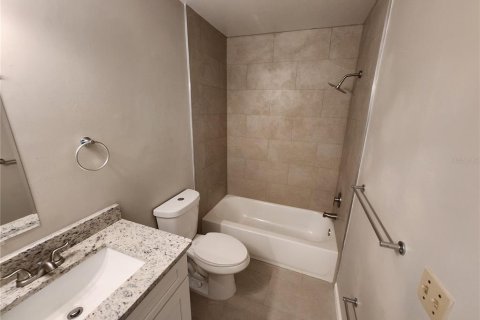 Immobilier commercial à vendre à Tampa, Floride: 24 chambres, 642.51 m2 № 2371523 - photo 27