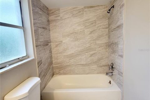 Immobilier commercial à vendre à Tampa, Floride: 24 chambres, 642.51 m2 № 2371523 - photo 12