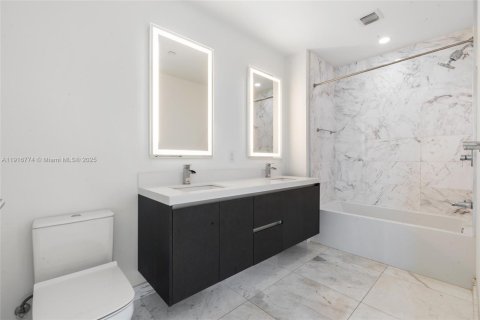 Copropriété à vendre à Miami, Floride: 1 chambre, 87.05 m2 № 1974441 - photo 11