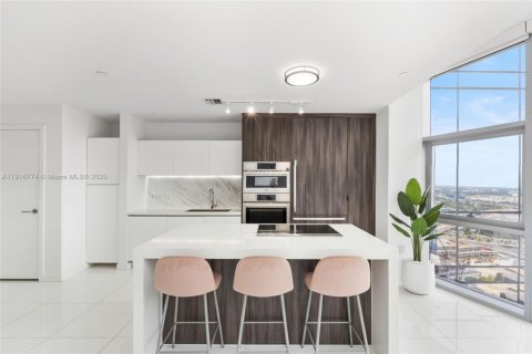 Copropriété à vendre à Miami, Floride: 1 chambre, 87.05 m2 № 1974441 - photo 4