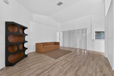Villa ou maison à louer à Ocala, Floride: 3 chambres, 202.62 m2 № 2167736 - photo 4