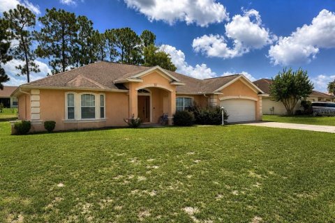 Villa ou maison à louer à Ocala, Floride: 3 chambres, 202.62 m2 № 2167736 - photo 2