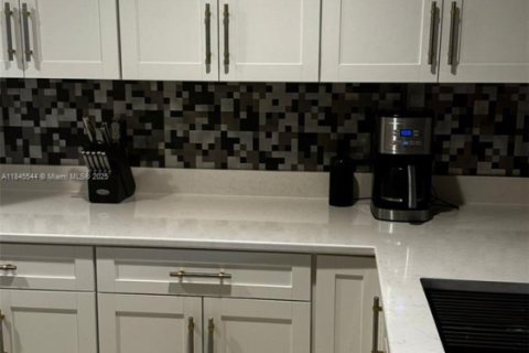 Купить кондоминиум в Дорал, Флорида 2 спальни, 103.59м2, № 1842753 - фото 2
