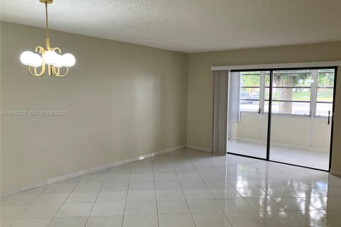 Condo in Lauderdale Lakes, Florida, 1 bedroom  № 2082534 - photo 23