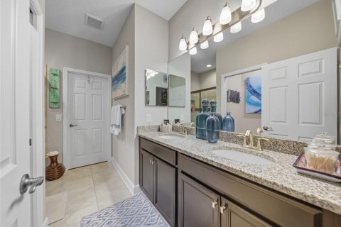 Townhouse in Fish Hawk, Florida 3 bedrooms, 165.09 sq.m. № 1905829 - photo 15