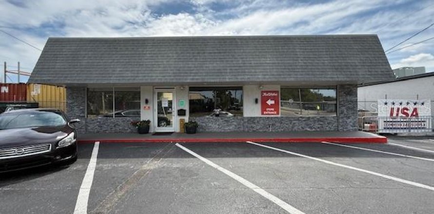 Commercial property in Tampa, Florida 307.69 sq.m. № 2139680
