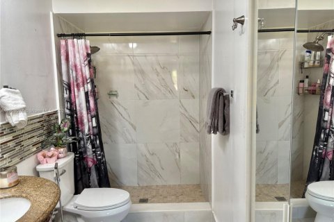 Adosado en venta en Hialeah, Florida, 3 dormitorios, 103.59 m2 № 1964284 - foto 23