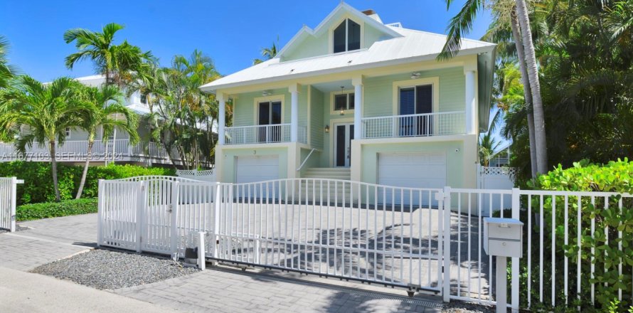 Villa ou maison à Key Largo, Floride 4 chambres, 286.42 m2 № 2326577