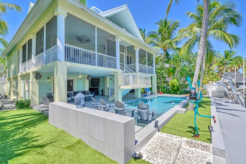 Villa ou maison à louer à Key Largo, Floride: 4 chambres, 286.42 m2 № 2326577 - photo 13