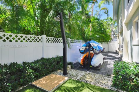 Villa ou maison à louer à Key Largo, Floride: 4 chambres, 286.42 m2 № 2326577 - photo 8