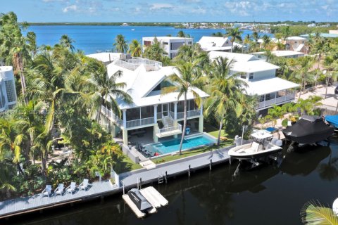 Villa ou maison à louer à Key Largo, Floride: 4 chambres, 286.42 m2 № 2326577 - photo 3